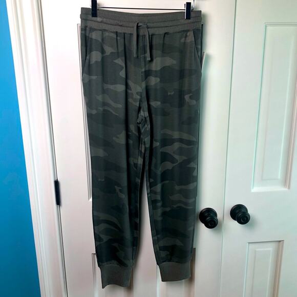 Super soft Splendid Camo Joggers size Medium - Picture 1 of 6